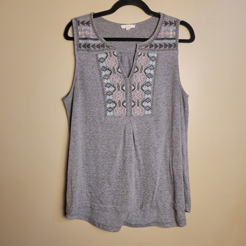 Oddy Gray Embroidered Sleeveless Split Neck Boho Knit Top Medium TJ3003